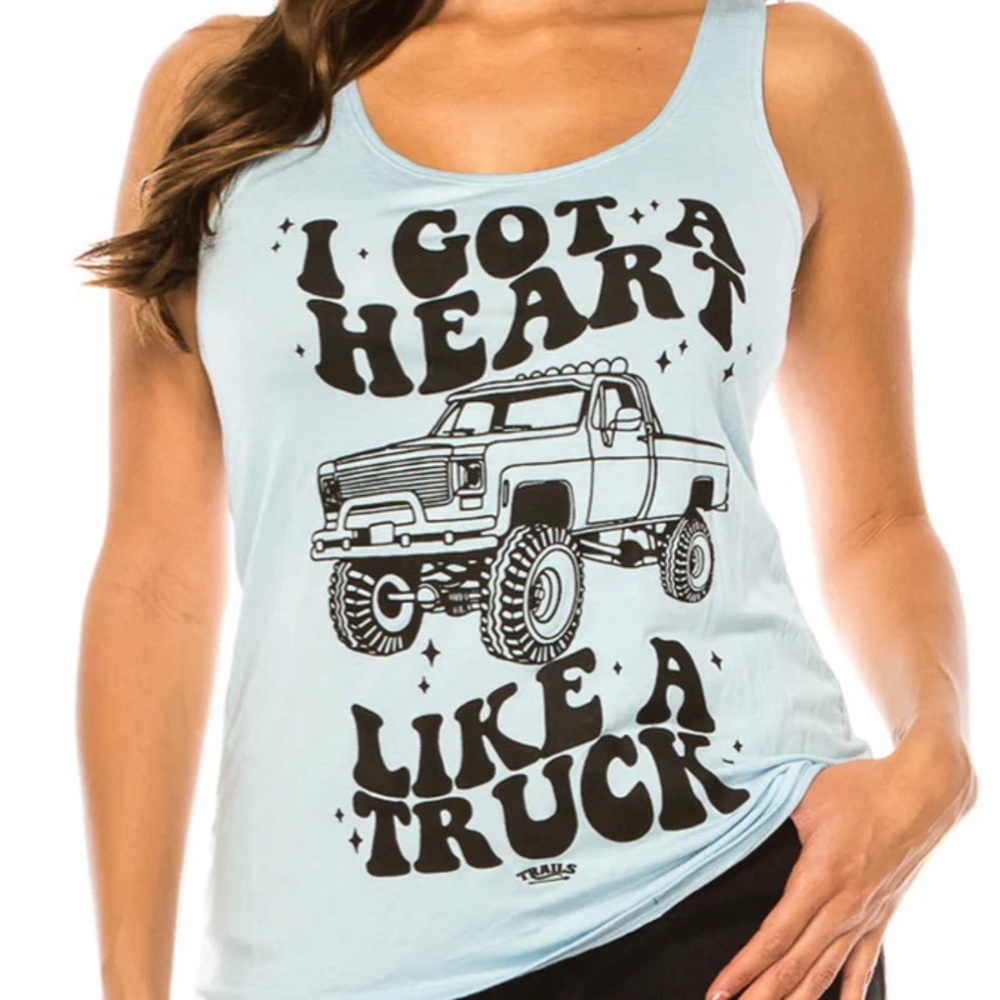Women’s graphic tee.